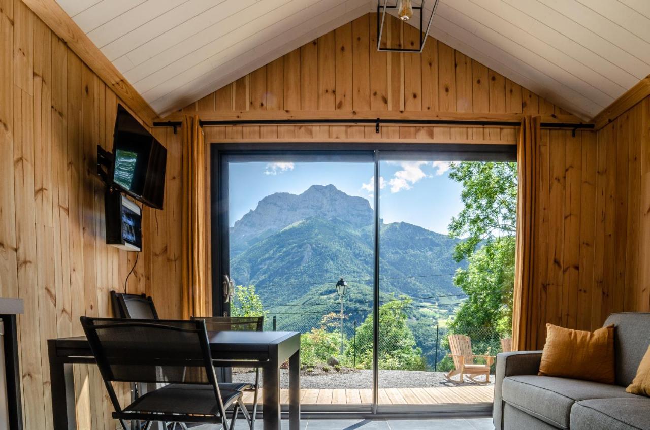 Les Petits Ecrins - Chalets Avec Spas Privatifs Aspres-les-Corps Luaran gambar