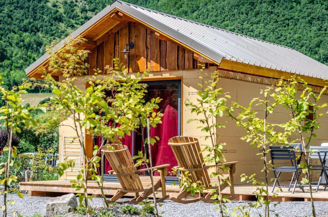 Les Petits Ecrins - Chalets Avec Spas Privatifs Aspres-les-Corps Luaran gambar